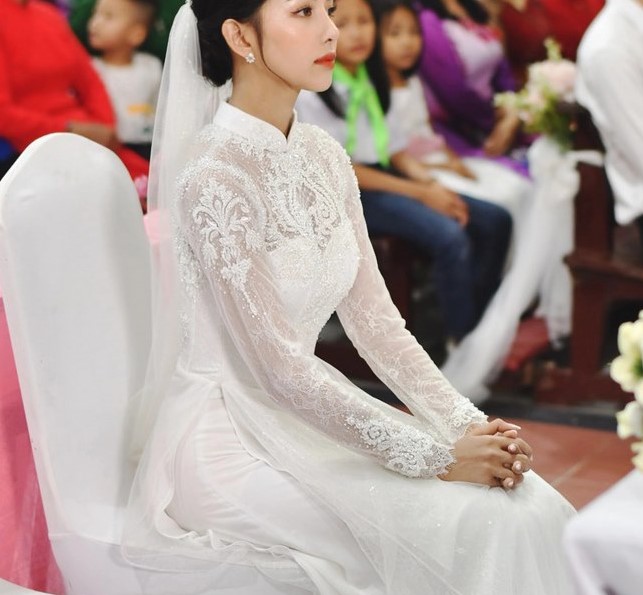 Thuê áo dài cưới cao cấp tại Hà Nội