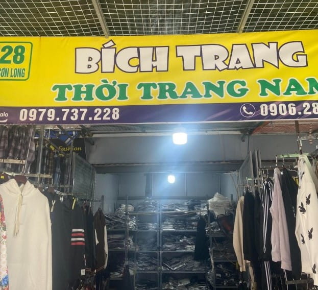Cửa hàng quần áo nam chợ Sơn Long