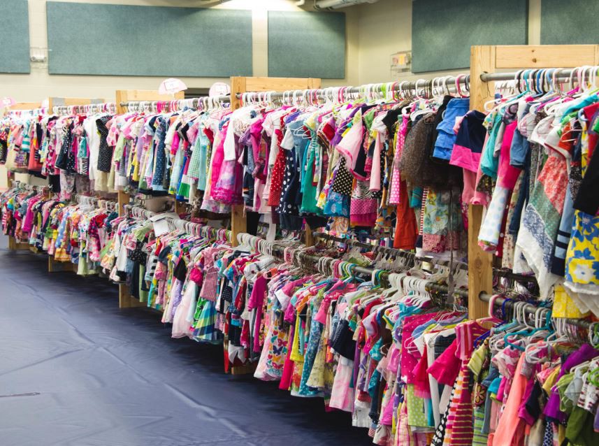 Cách chọn nguồn hàng quần áo trẻ em cho người mới kinh doanh